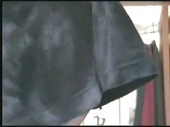 دو دختر جوان در خیابان فیم سسکی با یک عوضی ملاقات کردند و آن را به خانه بردند تا دمار از روزگارمان درآورد