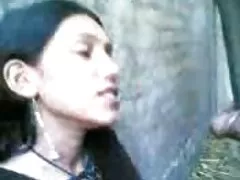 دبیر زرق و برق دار ایتالیایی در هر زمان و هر مکان برای سسکی خارجی رابطه جنسی آماده است