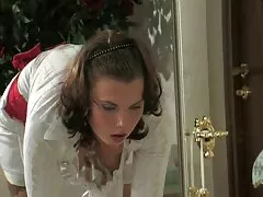 فاحشه دانلود فیلم های سسکی بالغ با یک کلیت بزرگ با شیوه های مختلف با آقا لعنتی می شود و هیجان زده می شود