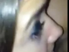 یک خانم بالغ که از نوازشهای جنسی در رأس 69 التهاب می شود فیم سسکی و مشتاقانه مرد را لعنتی می کند